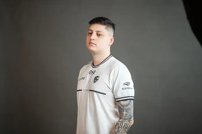 de Bruno "b4rtiN" Câmara