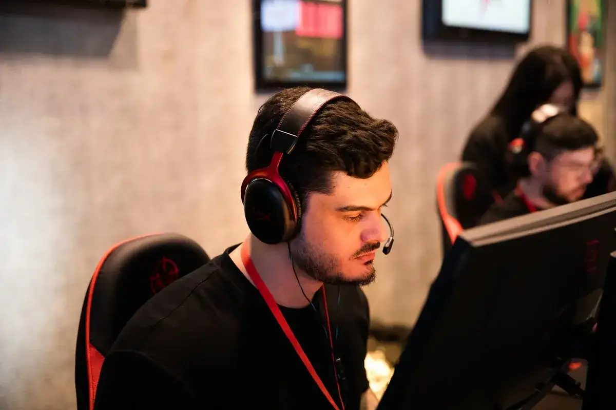 Atriz BetBoom Storm 2 CS2: Desafios e Obstáculos