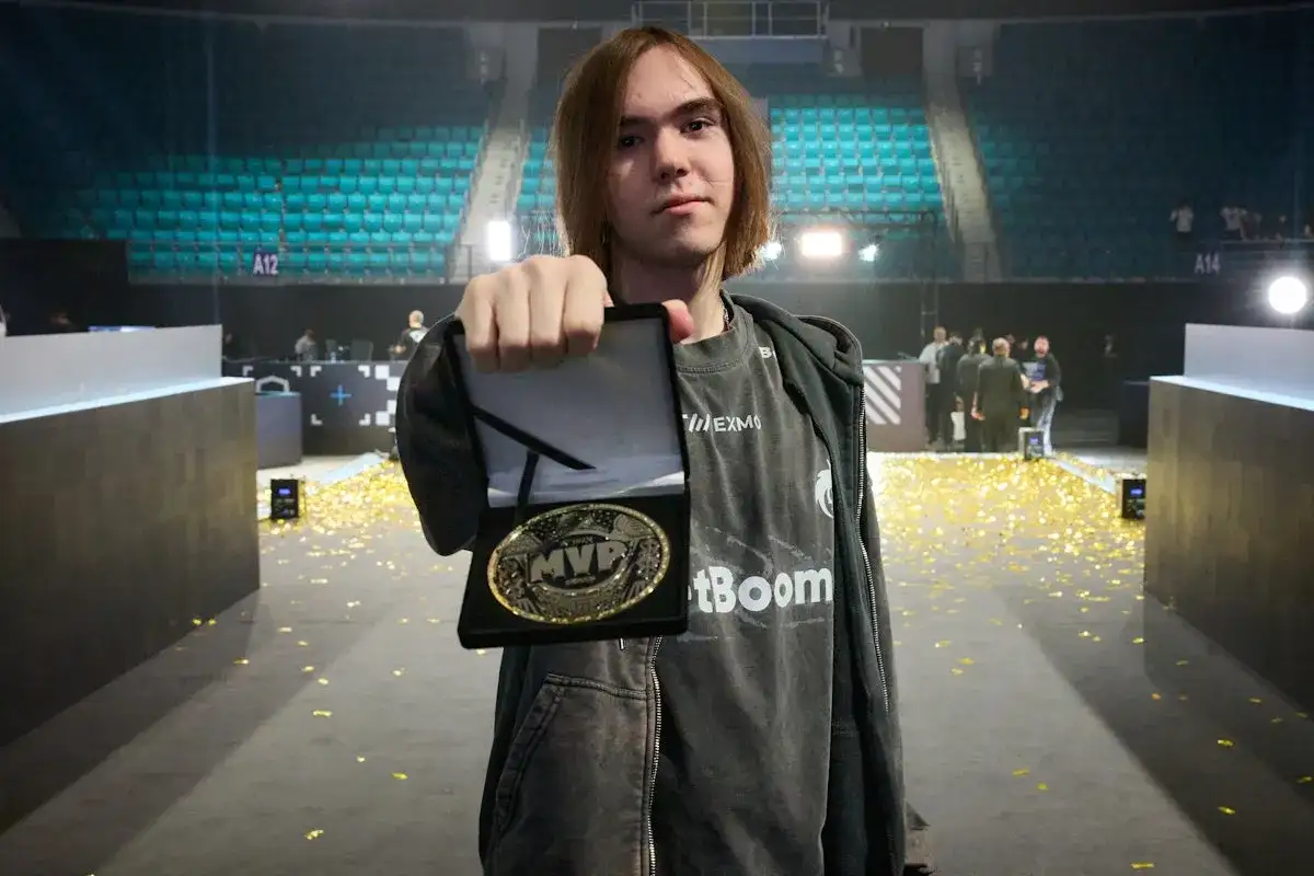 donk mvp cs2 maio 2026: Fim da Seca e 11ª Medalha do Russo