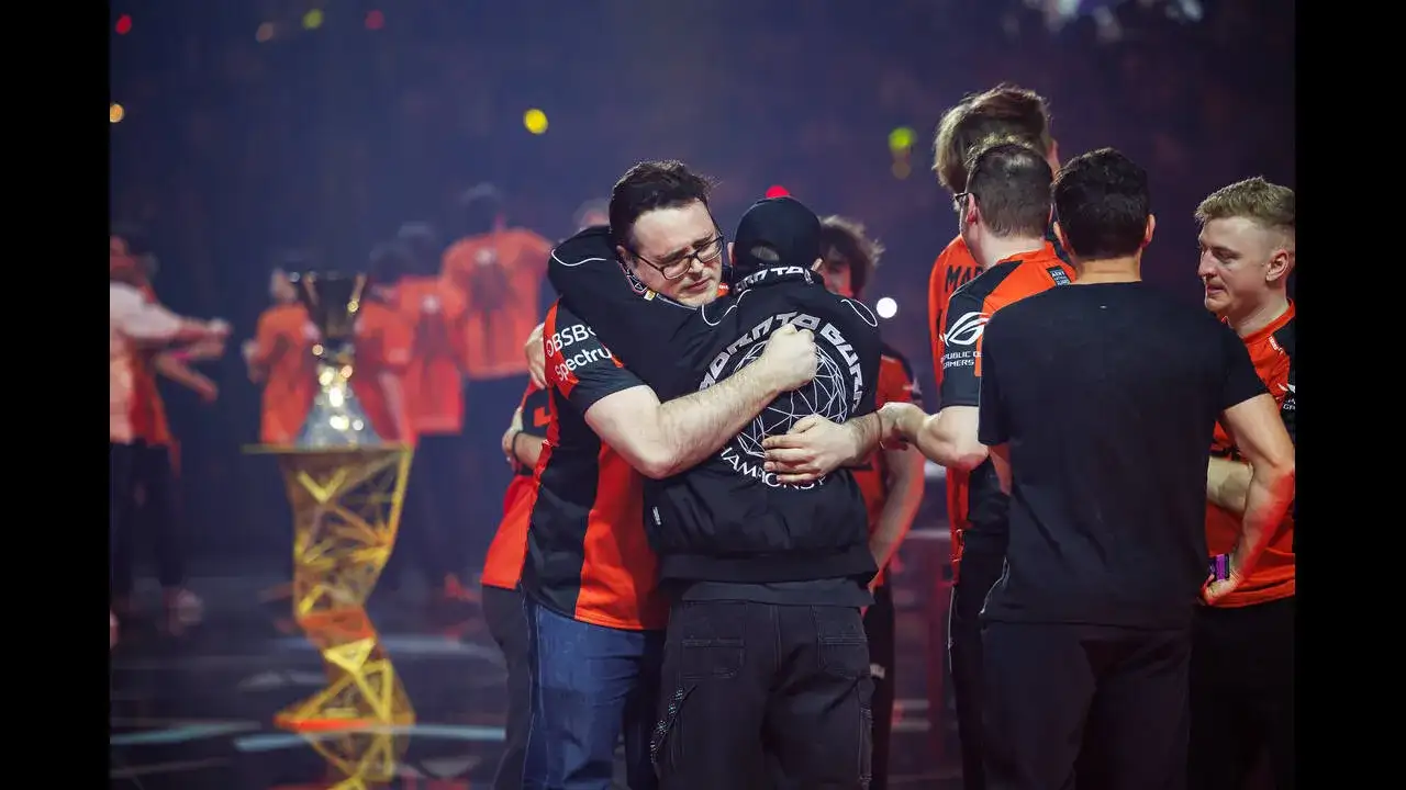NRG se despede do técnico assistente Strong após temporada de sucesso