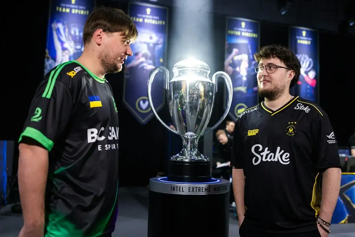 ZywOo Lidera MVPs em Grandes Eventos CS2 e Supera s1mple e device