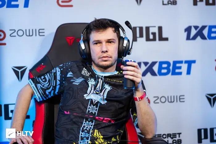 Luis "lmbt" Mira
