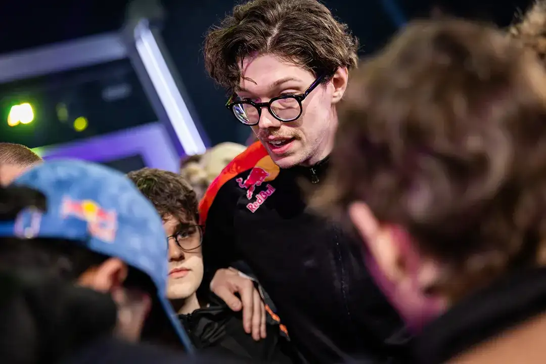 Fnatic Desmo Head Coach EWC 2026: Milan Sai, Desmo Assume nas Classificatórias