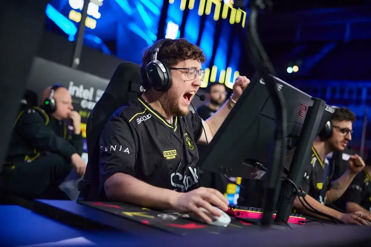 Vitality atropela NAVI no IEM Rio 2026 e avança às semifinais