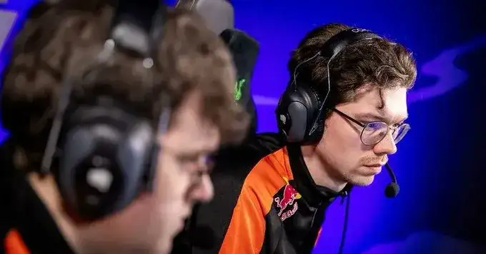 Fnatic sem Milan head coach 2026: organização anuncia saída do técnico