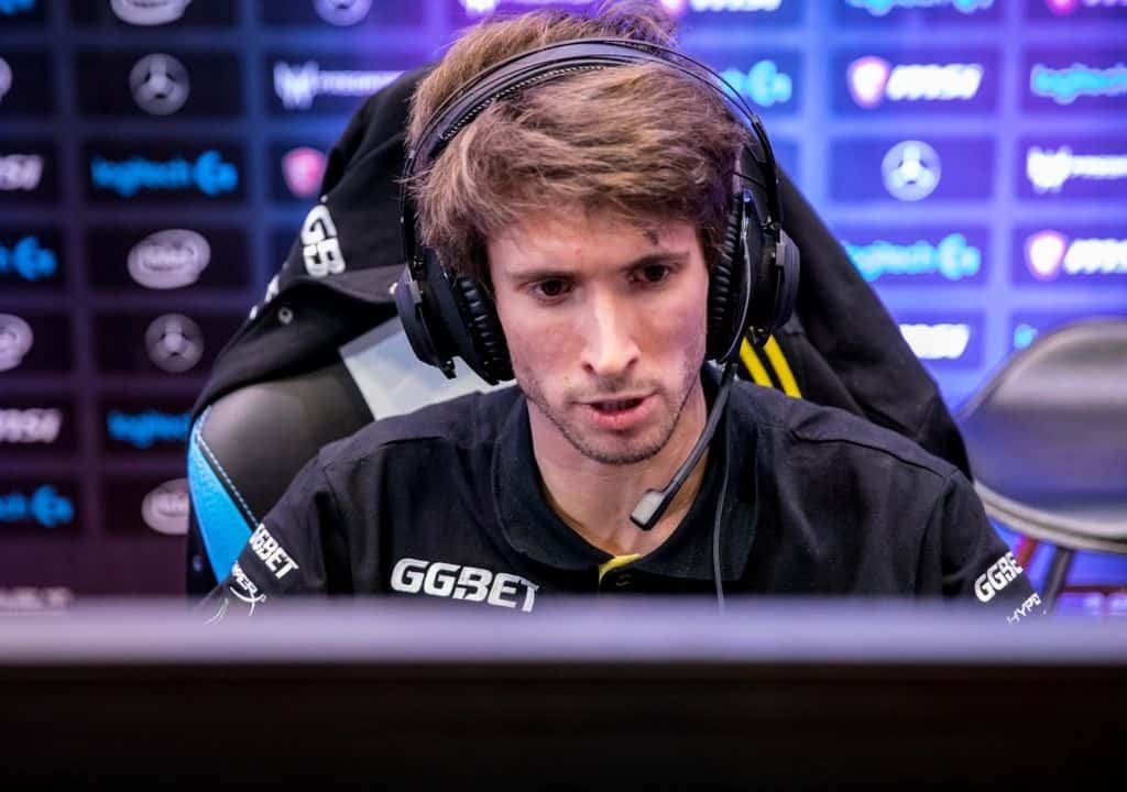 Um lendário jogador de Dota 2 explora o mundo do Lo