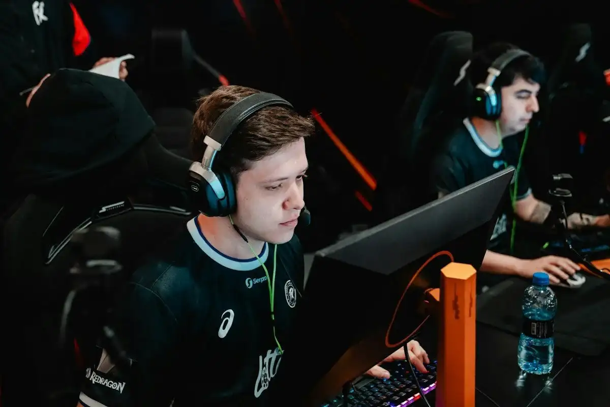 Fluxo Atropela Famalicão e Garante Vaga nos Playoffs da Leon.BET Masters Season 1