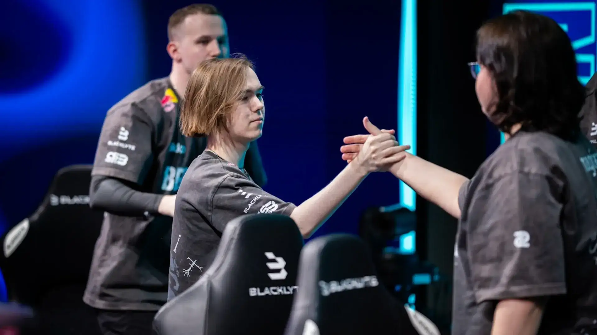 Spirit blast bounty s2 finalista: equipe vence FaZe e garante vaga na grande final