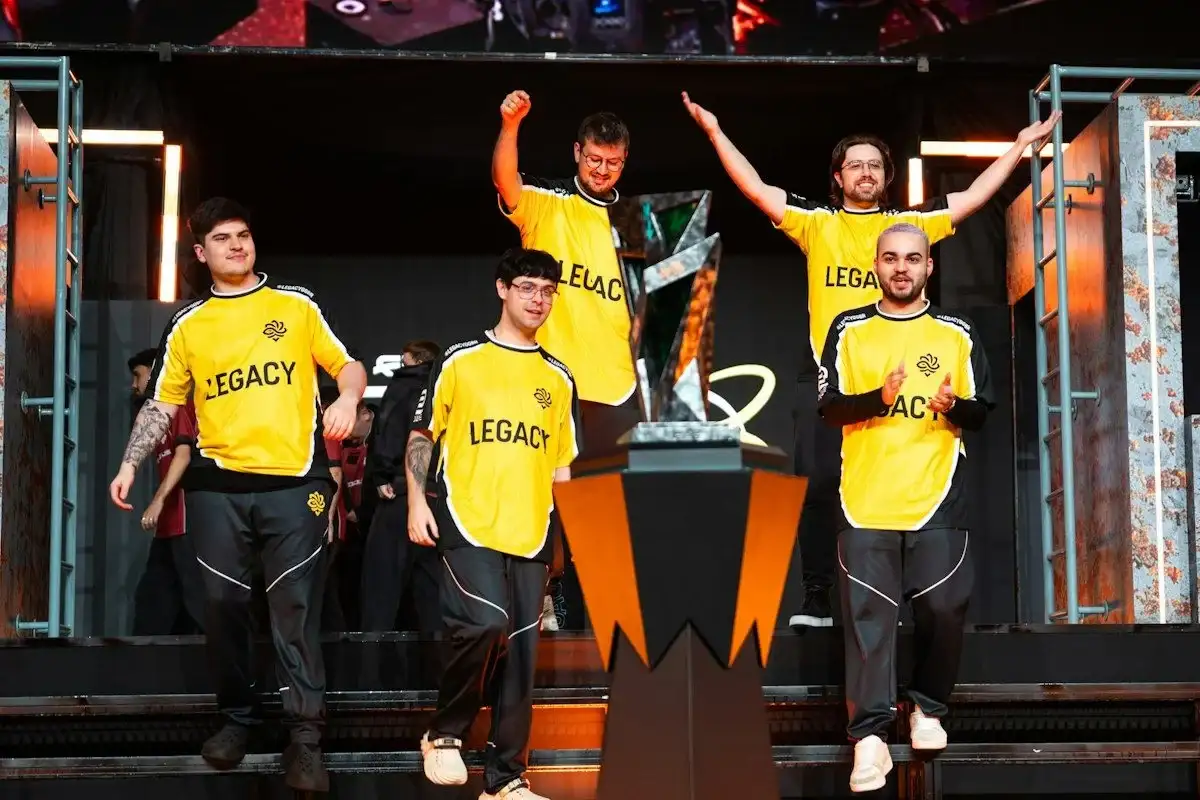 FISSURE Playground 3: Brasil domina seleção do torneio de CS2