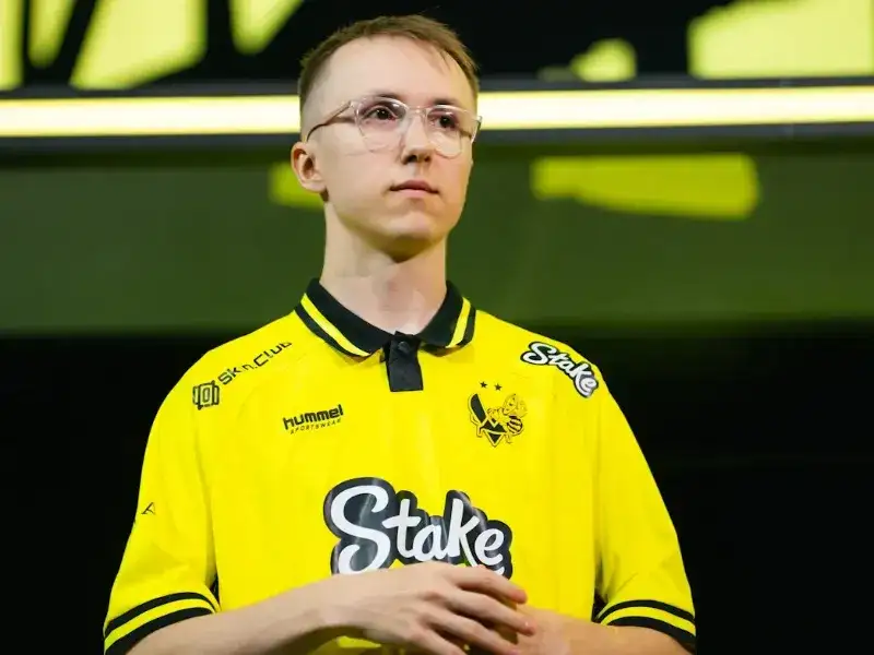 Jogador de CS da Vitality sofre acidente em pista de corrida