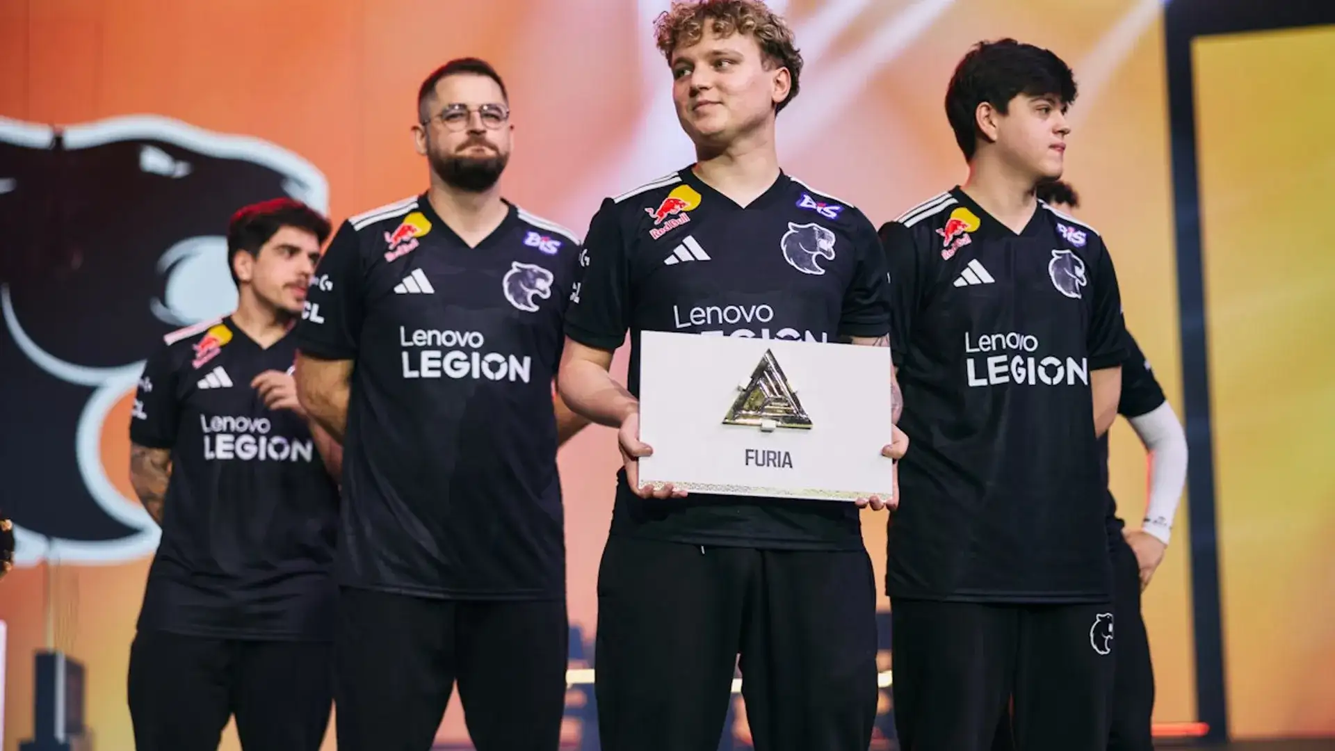 FURIA na semifinal da EWC 2026: adversária definida após FUT vencer MOUZ