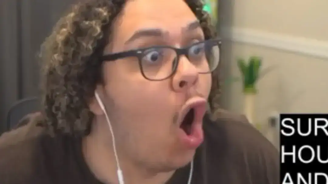 Streamer twitch doa 20 subs para si mesmo durante desafio de não rir com barulhos de peido