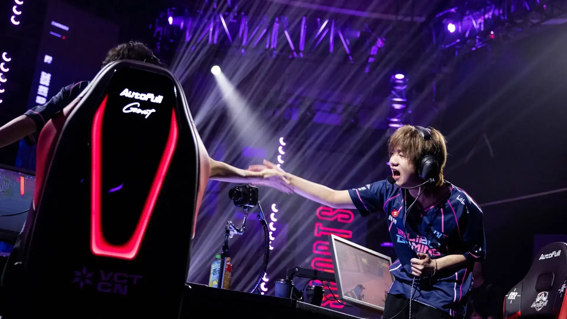 bilibili xlai playoff china stage 2 resultado: BLG e XLG vencem na abertura