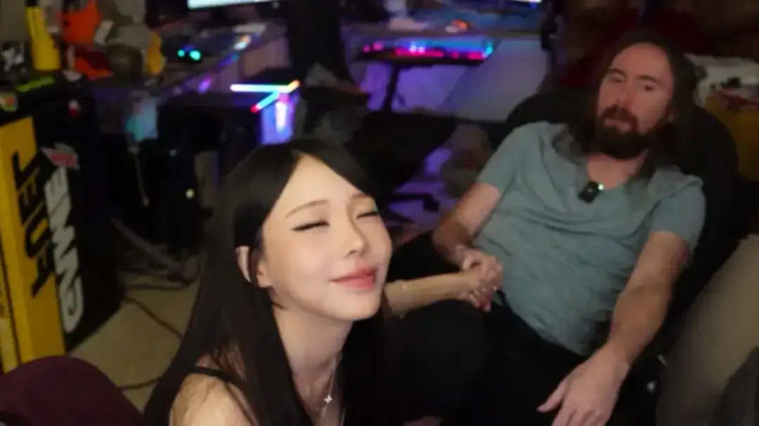 Asmongold namorada Kaise casa limpa Twitch: fãs dizem que ela o "consertou"